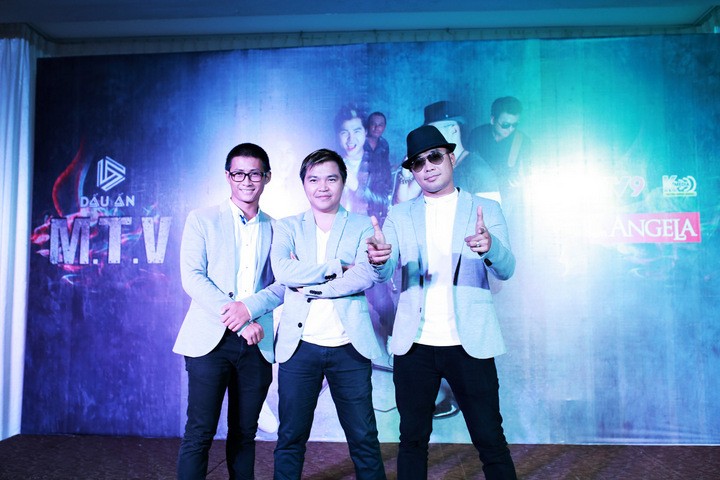 Cam Ly hat cung nhom MTV trong liveshow Dau an-Hinh-2